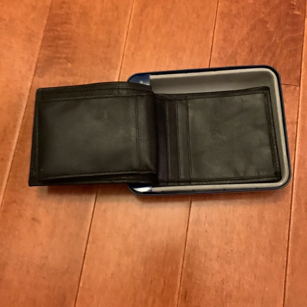 Dockers Black Leather Slimfold Wallet with Flip ID NWT‎ Gift Boxed